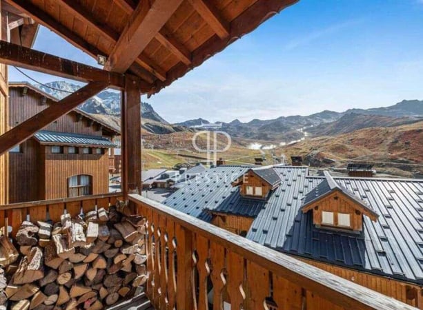 House in Les Belleville - view 1