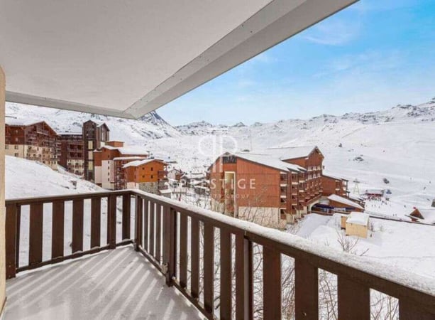 House in Les Belleville - view 1