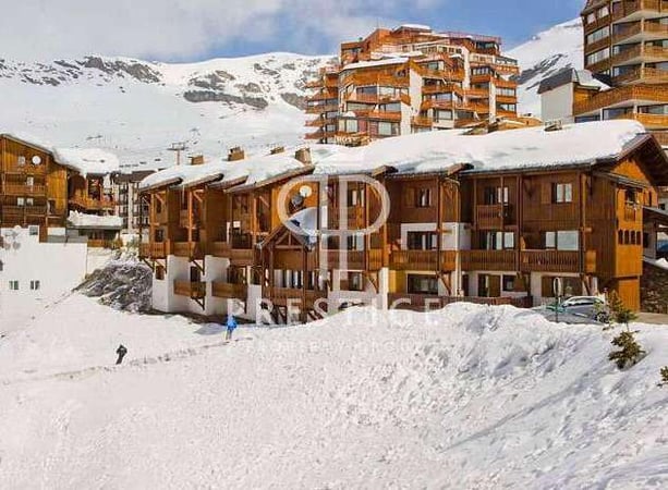 House in Les Belleville - view 1