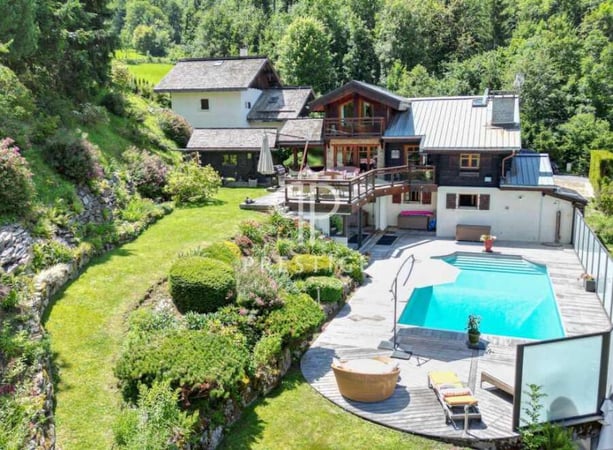 Chalet in Les Houches - view 1