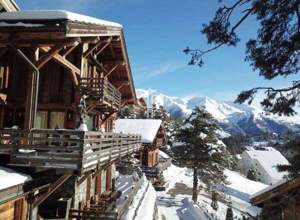 Chalet in Saint-Etienne-de-Tinee - view 1