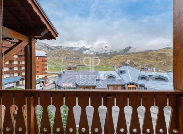 House in Les Belleville - view 1