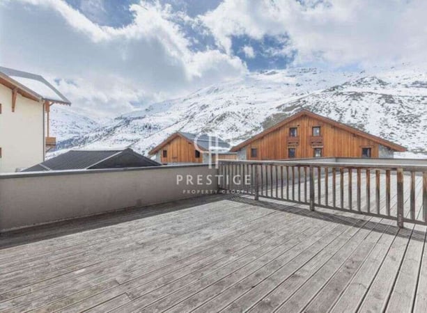 House in Les Belleville - view 1