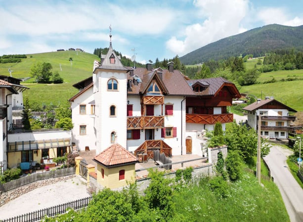 Villa in Tesido - view 1