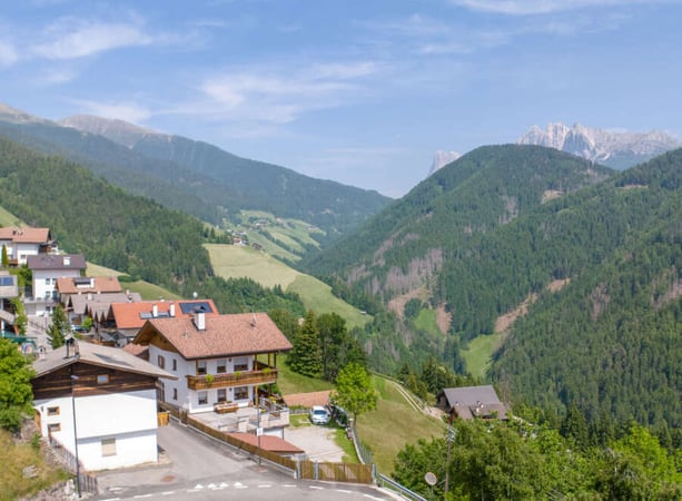 Villa in San Giorgio di Eores - view 1