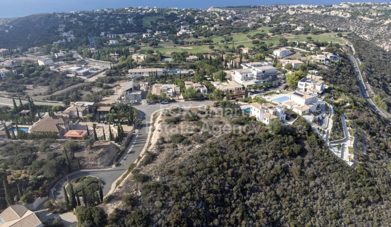 Land in Kouklia - view 1