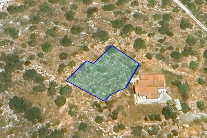 House in Kato Pyrgos - view 1