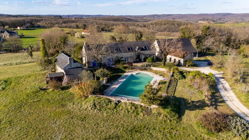 House in Sarlat-la-Caneda - view 1