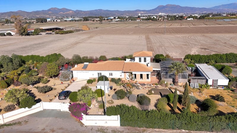 Villa in Puerto Lumbreras - view 1