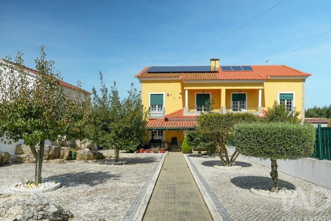 House in Valbom - view 1