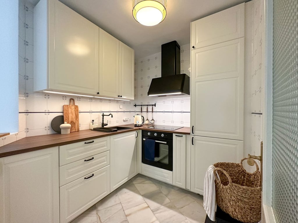 Apartment in Mijas Costa - Image 2