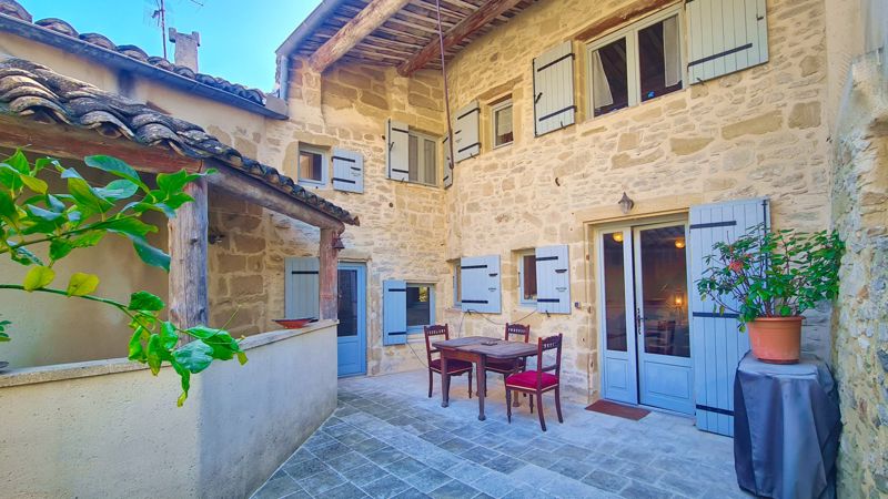 House in Uzes - view 1