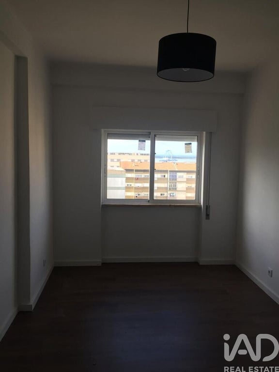 Apartment in Setubal (Sao Sebastiao) - Image 3