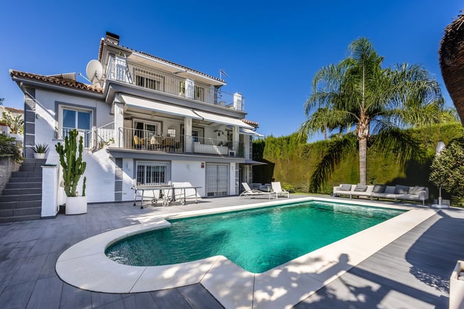 Villa in Alhaurin el Grande - view 1