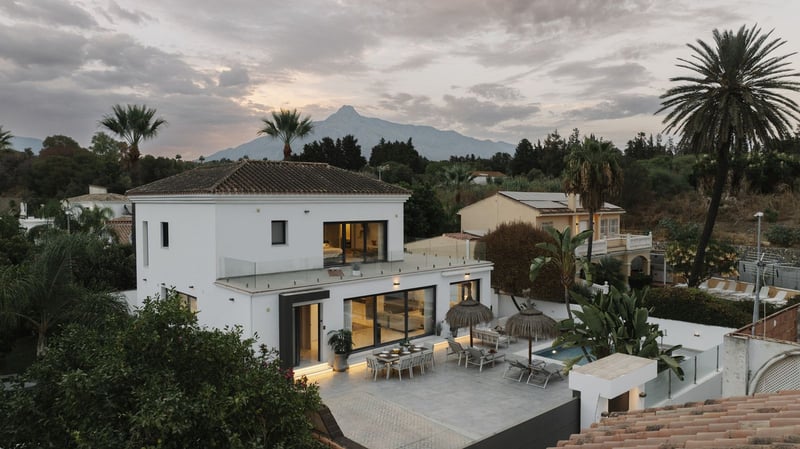 Villa in Nueva Andalucia - view 1