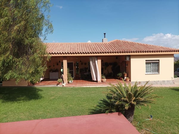 Villa in Alhaurin el Grande - view 1