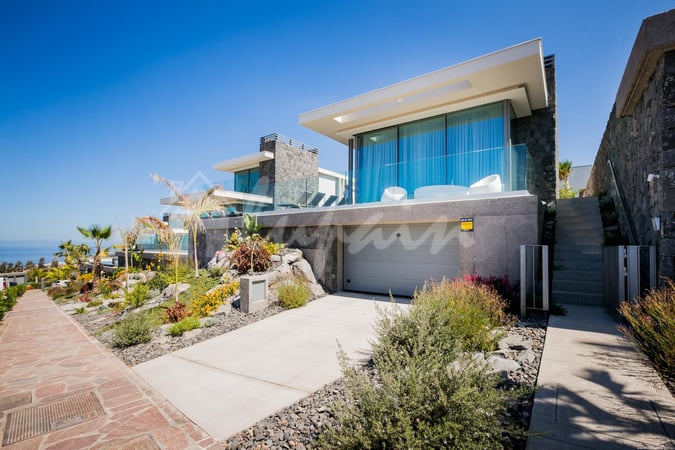 Villa in Adeje - view 1