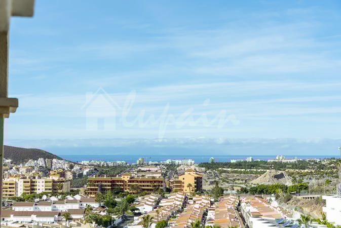 Apartment in Los Cristianos - view 1