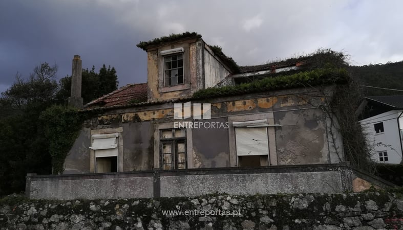 House in Carreco - view 1