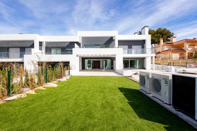 Villa in San Pedro de Alcantara - view 1