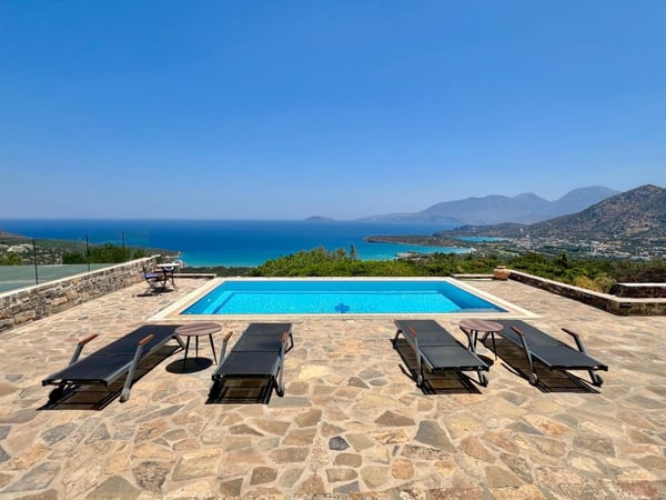 House in Agios Nikolaos - view 1