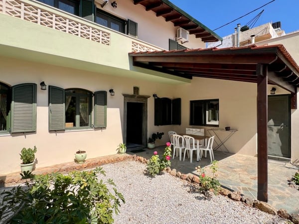 House in Neapoli - view 1