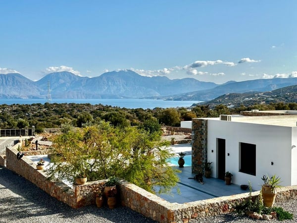 House in Agios Nikolaos - view 1