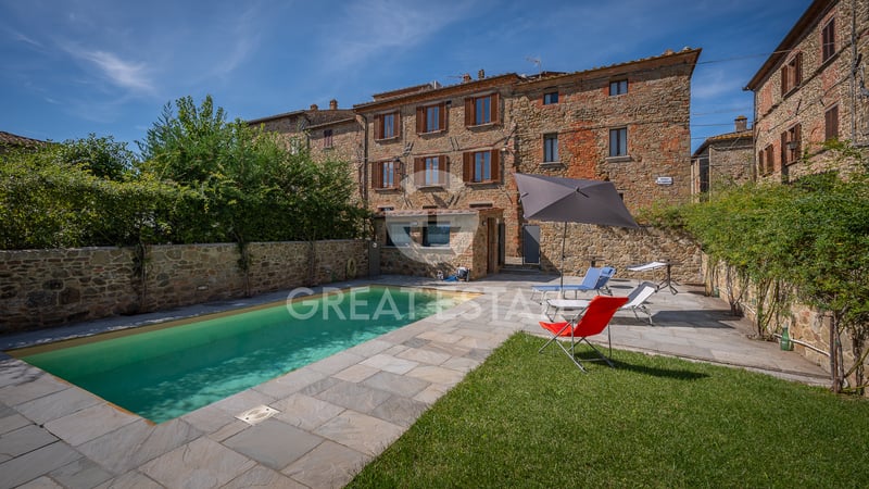 House in Sinalunga - view 1