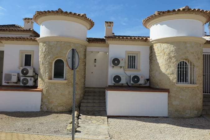 House in El Campello - view 1