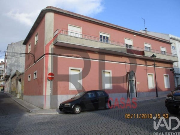 House in Palmela - view 1