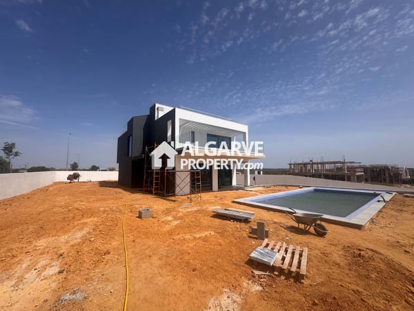 Villa in Silves - view 1