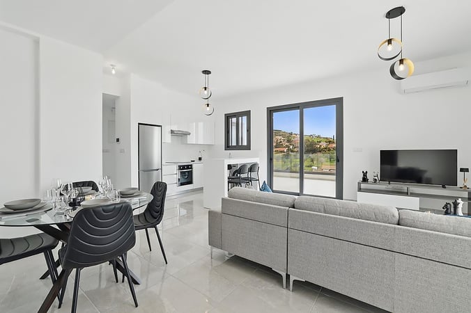 Penthouse in Parekklisha - view 1