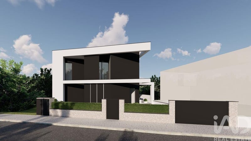 House in Mexilhoeira Grande - view 1