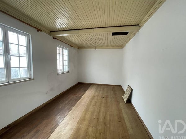 House in Miranda do Corvo - view 1