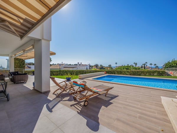 Villa in Cerro de Aguia - view 1