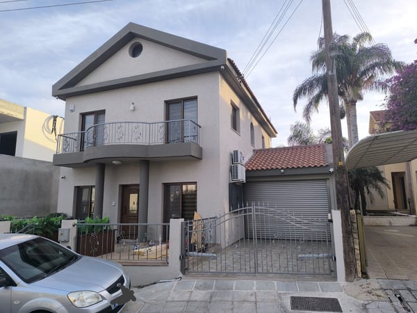 House in Kolossi - view 1