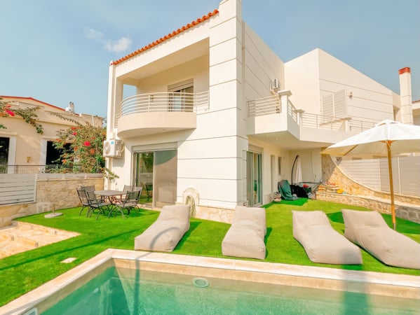 Villa in Lefkakia - view 1