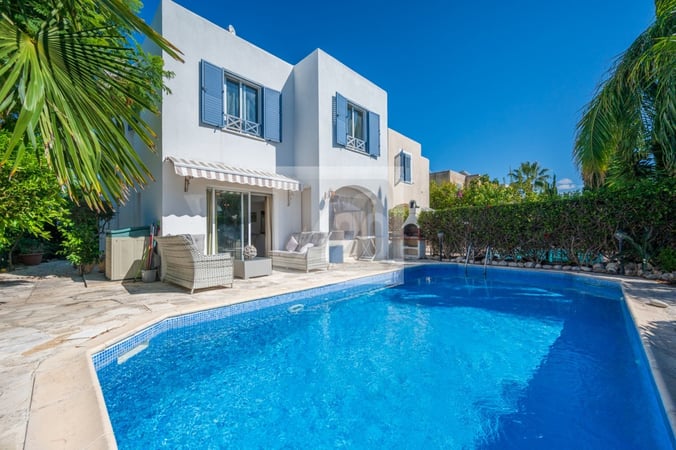 Villa in Polis Chrysochous - view 1