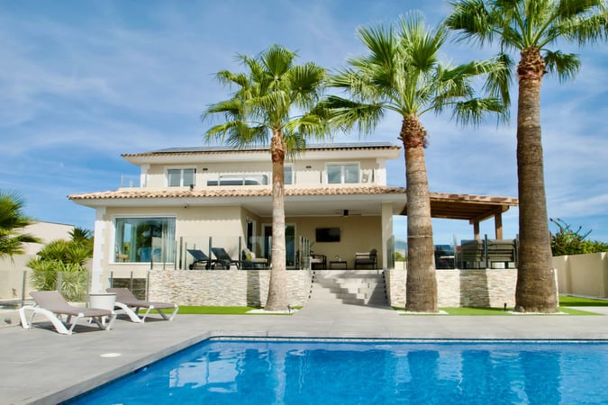 Villa in l'Alfas del Pi - view 1