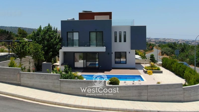 House in Tala - view 1