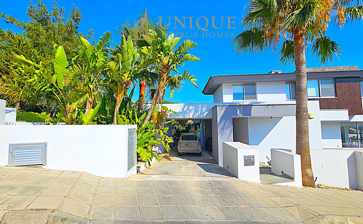 House in Konia - view 1