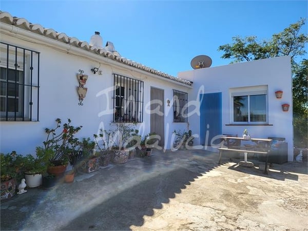 Farm, Ranch or Equestrian in Antequera - view 1