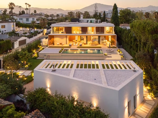 Villa in Guadalmina - view 1