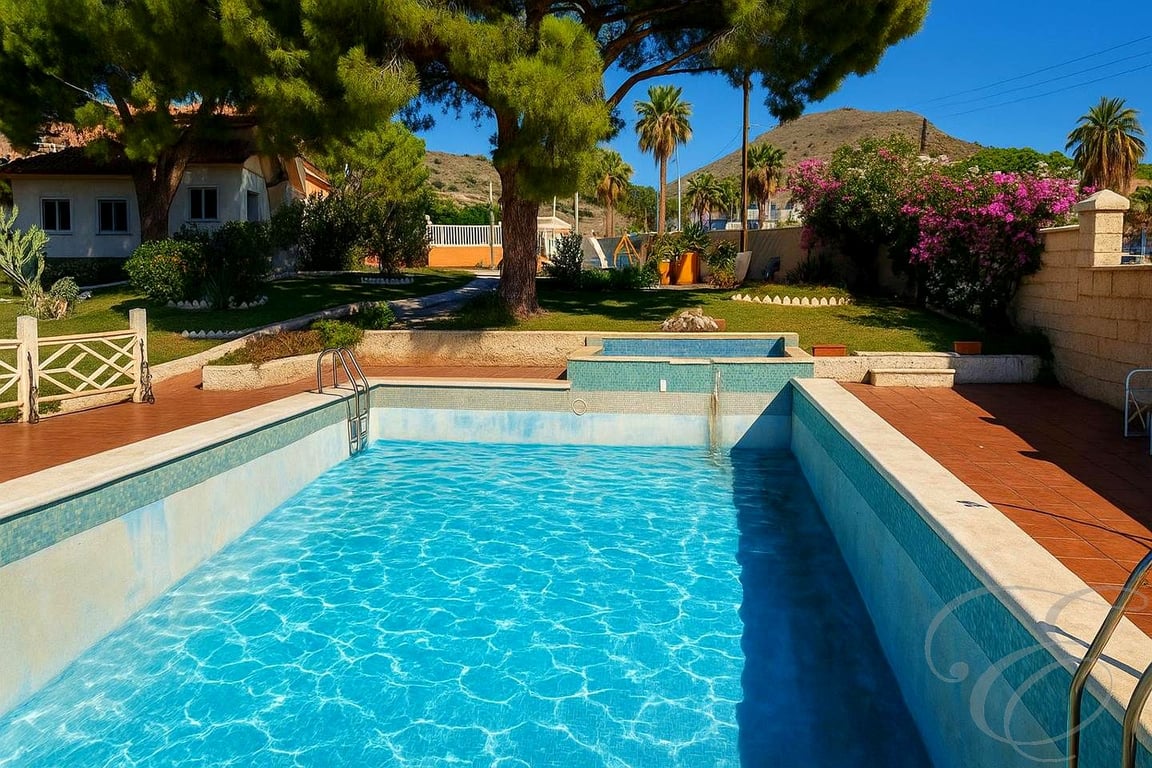 Villa in Lobres - Image 3