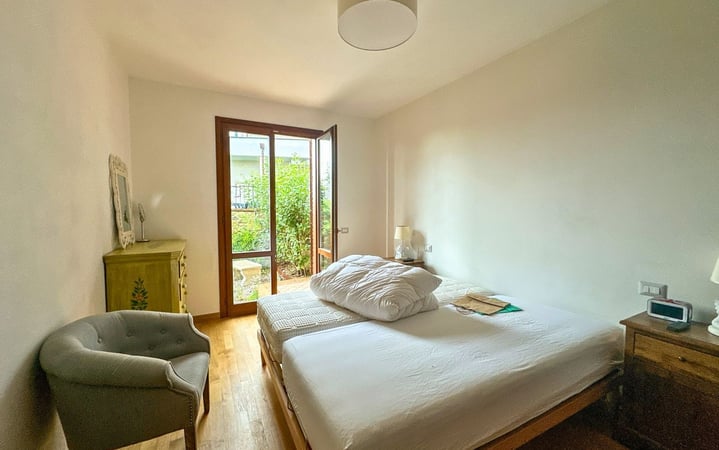 House in Passignano sul Trasimeno - view 1