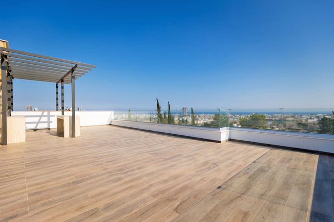 Penthouse in Mouttagiaka - view 1