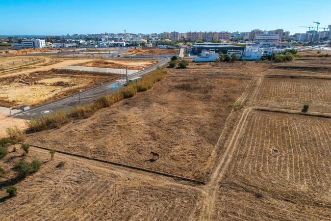 Land in Faro - view 1
