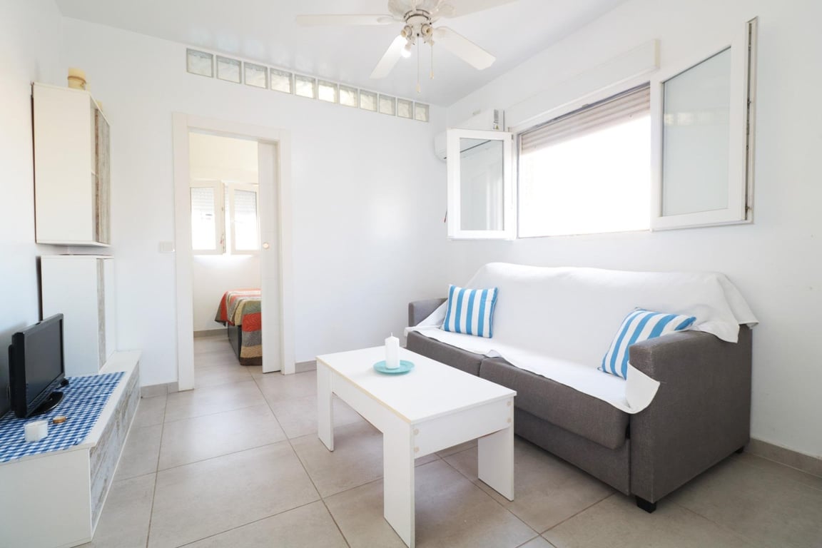Apartment in Torrevieja - Image 2