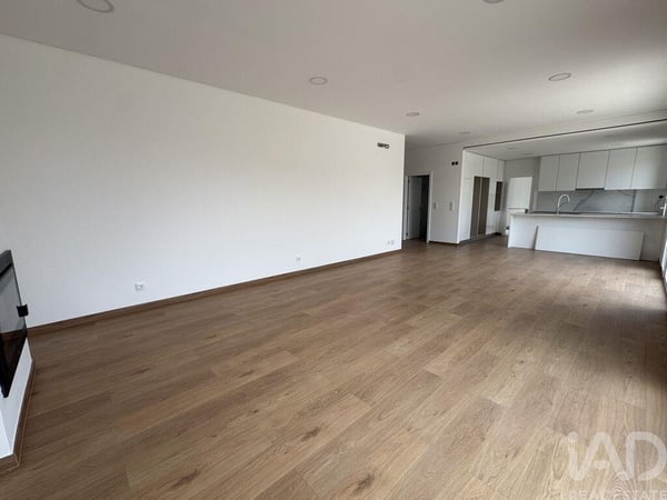 House in Brejos de Azeitao - view 1