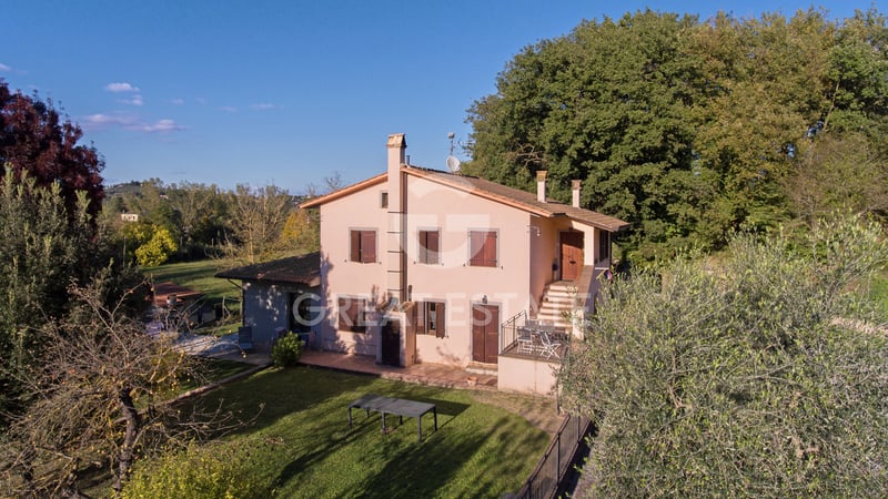 House in Sarteano - view 1
